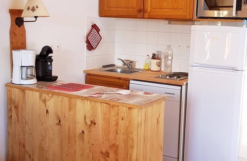 La Joue du Loup Ski Chalet | Chalet, view mountain, swimming pool, terrace, parking, tv, ski locker, 55m², La Joue du Loup