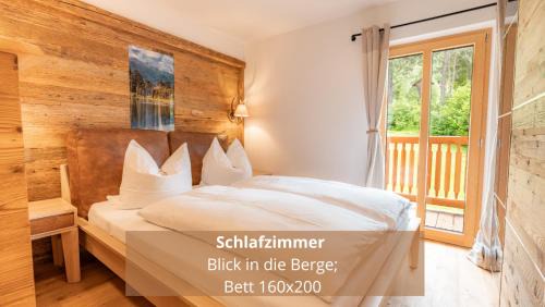 Heiligenblut Apartment | Chalet WaldHäusl luxuriöse Ferienwohnungen mit Sauna & Whirlpool, Kamin, Balkon oder Terrasse mit Bergblick