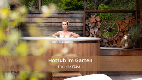 Heiligenblut Apartment | Chalet WaldHäusl luxuriöse Ferienwohnungen mit Sauna & Whirlpool, Kamin, Balkon oder Terrasse mit Bergblick