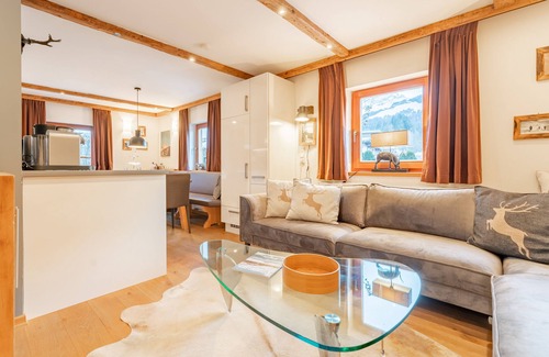 Sankt Johann in Tirol Ski Chalet | Chalet with ski-in & ski-out location & terrace