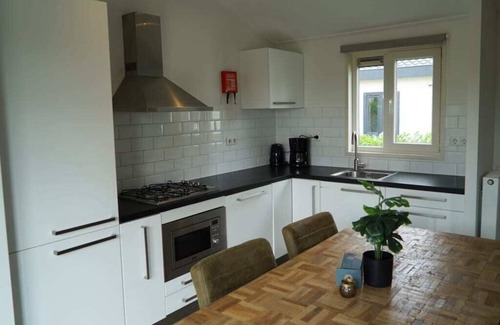 Dordtse Biesbosch Ski Chalet | Chalet with 2 bedrooms and a dishwasher