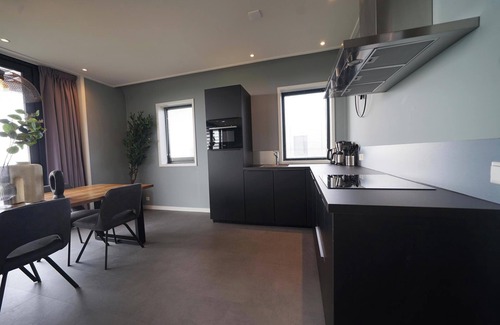 Olburgen House | Chalet with 2 bedrooms, box bed and terrace