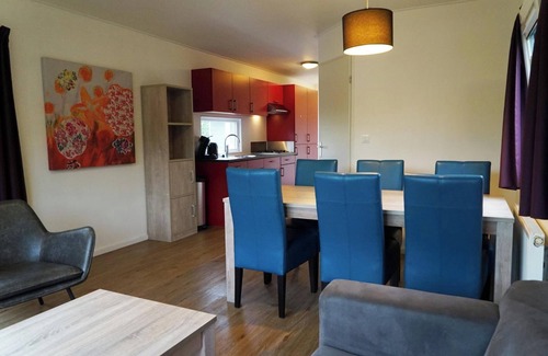 Velsen-Zuid House | Chalet with 3 bedrooms and a terrace