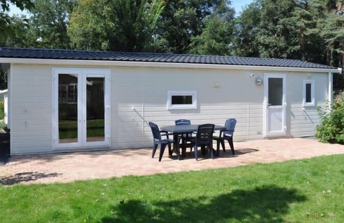 Velsen-Zuid House | Chalet with 3 bedrooms and a terrace