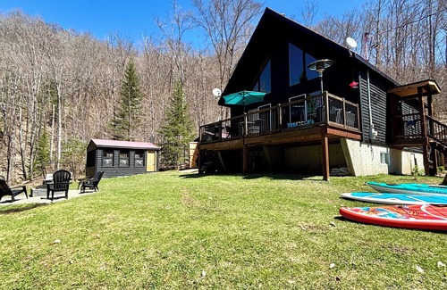 Entrelacs Ski Chalet | Chalet with access to two lakes in the heart of nature