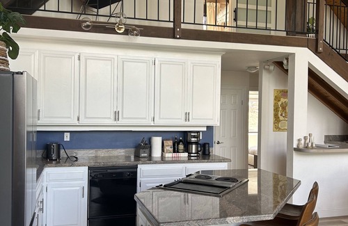 South Lake Tahoe Cabin | Chalet with amazing views! Close to golf, skiing, lake and hiking/biking trials.