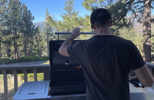 South Lake Tahoe Cabin | Chalet with amazing views! Close to golf, skiing, lake and hiking/biking trials.