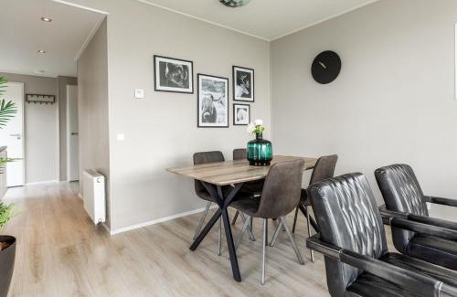 Lathum Ski Chalet | Chalet with Pond View in Gelderland