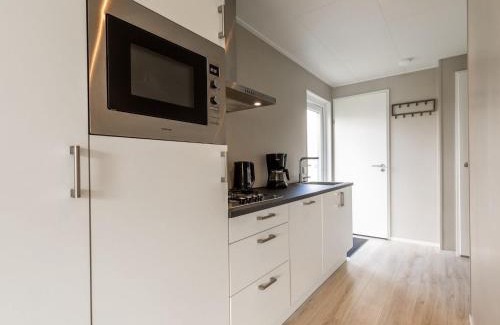 Lathum Ski Chalet | Chalet with Pond View in Gelderland