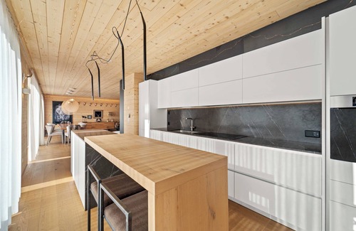 Zuoz Apartment | Chalet Wolf Private SPA, 5 Suites