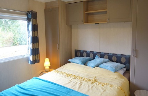 Rheezerveen Ski Chalet | Chalet Zonnezicht 4 pers. fun for young & old on Christian family campsite