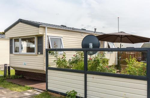 IJmuiden Ski Chalet | CHALETS IN THE DUNES nearby the beach