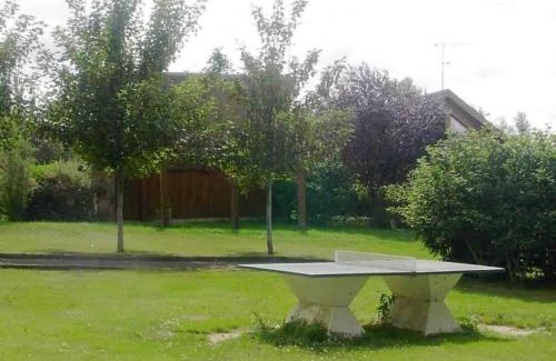 Mesples House | Chalets indépendants avec jardin, jeux pour enfants et terrasse proche de Montluçon - FR-1-489-401