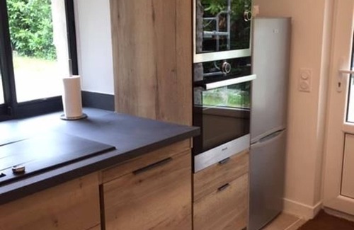 Le Mans Cottage | Chaleureux gîte rénové avec 3 chambres et cheminée près du Mans, idéal pour famille et amis