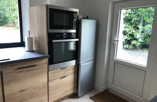 Le Mans Cottage | Chaleureux gîte rénové avec 3 chambres et cheminée près du Mans, idéal pour famille et amis