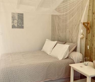 Azia Apartment | Chaleureux studio entre campagne et océan