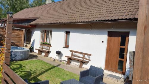 Bratcice House | Chaloupka která má šmrnc