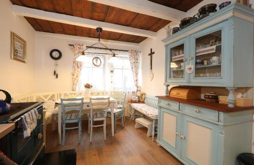 Hruba Vrbka House | Chalupa u Holoubků