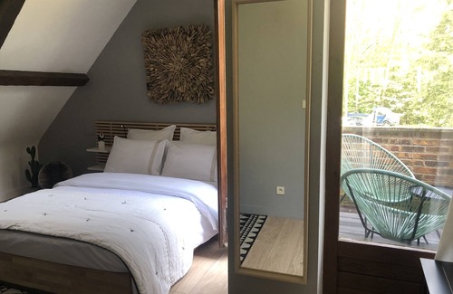 Chaumont-sur-Tharonne Bed & Breakfast | Chambre à la Campagne Avec Piscine au Cœur de la Forêt