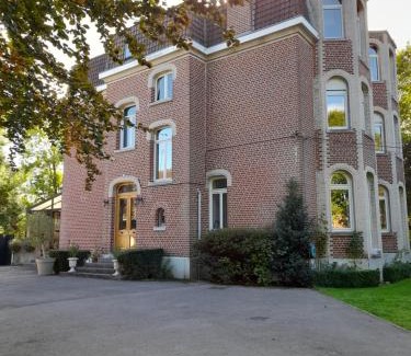 Saint-Pierre-Brouck Bed & Breakfast | Chambre au Château de St-Pierre-Brouck