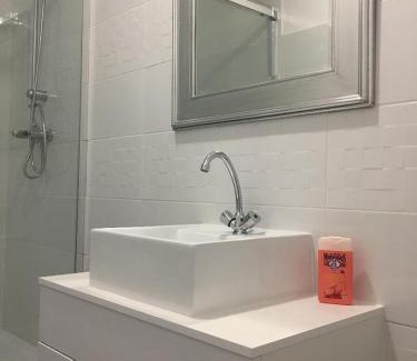 Lescout Bed & Breakfast | Chambre au Domaine Spa-piscine sauna