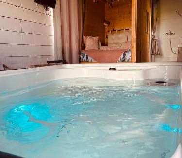 Candor Bed & Breakfast | Chambre avec spa privé
