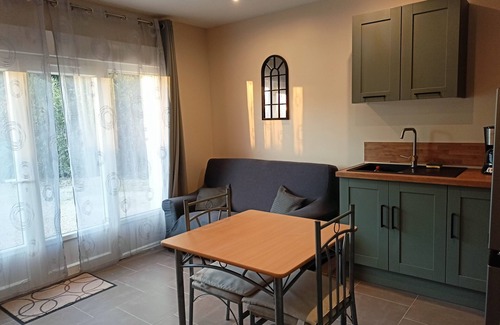 Villemoustaussou House | Chambre Chez L'habitant Avec Entrée et Salle D'eau Privées, 5 min de Carcassonne