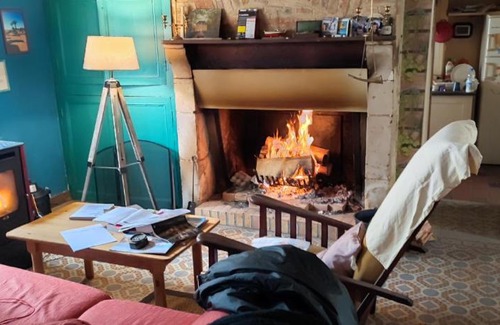 Ivoy le Pre House | chambre chez l'habitant ,bleue, maison ancienne