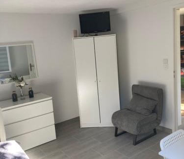Cholet House | Chambre comme un petit logement