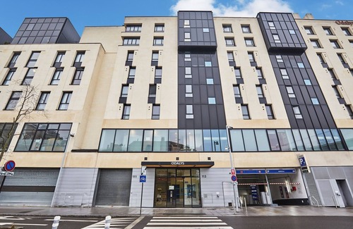 Rueil-Malmaison Apartment | Chambre Confortable et Abordable près du RER