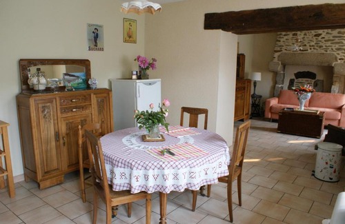 Saint-Denis-sur-Sarthon House | Chambre d'hôte Courtoux
