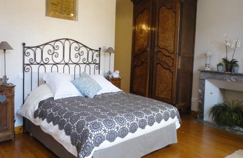 Saint-Saturnin-du-Bois Bed & Breakfast | Chambre d'hôtes Les 2 Madeleine
