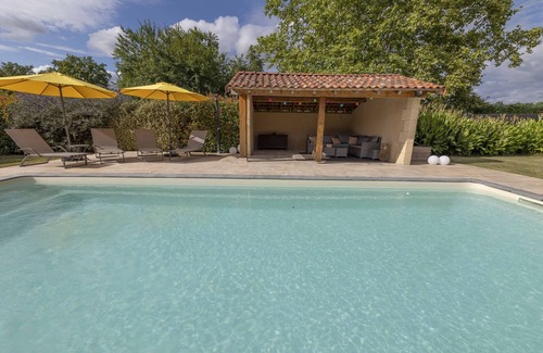 Baneuil Bed & Breakfast | Chambre D'hôte du Domaine des Deux Ânes, Dans un Calme Absolu