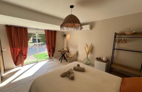 Salvagnac Bed & Breakfast | Chambre d'hôte Mélusine - Spa Illimité - Nature - Les Fées des Chênes
