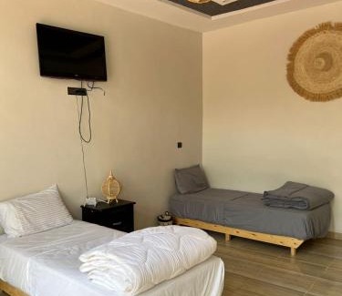 Sidi Abdallah Ghiat Bed & Breakfast | Chambre d'hôtes dans luxueuse villa avec piscine