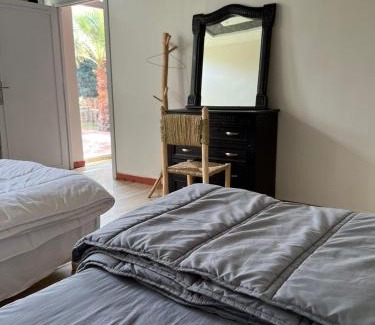 Sidi Abdallah Ghiat Bed & Breakfast | Chambre d'hôtes dans luxueuse villa avec piscine