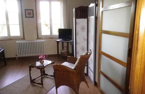 Chevillard Bed & Breakfast | Chambre d'hôtes La Haie Fleurie