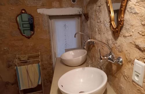 Saint-Cyprien Bed & Breakfast | chambre d hôtes les remparts