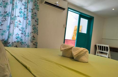 Calodyne House | Chambre d'hôtes St-Exupéry -Adults Only