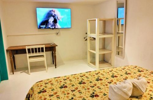 Calodyne House | Chambre d'hôtes St-Exupéry -Adults Only