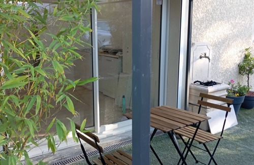 Brignais Apartment | Chambre D'hôtes - Studio Avec Petit Déjeuner Inclus