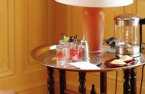 Feyzin Apartment | Chambre D'hote Dans une Villa 1900, une Immersion Dans la Culture Française. 2