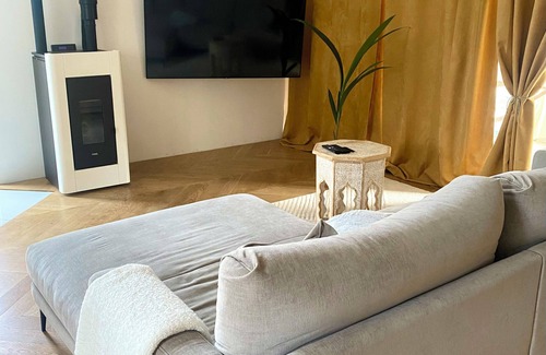 Saint-Genis-Laval Bed & Breakfast | Chambre Dans Maison Chaleureuse