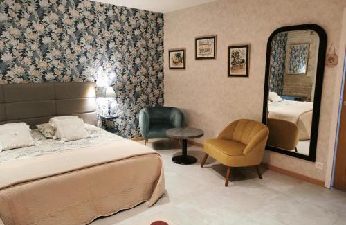 Sainte-Croix-sur-Mer House | Chambre de l'Iris