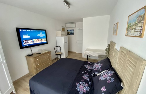 Biot Bed & Breakfast | Chambre et Salle Deau WC Privés Entrée Indépendante