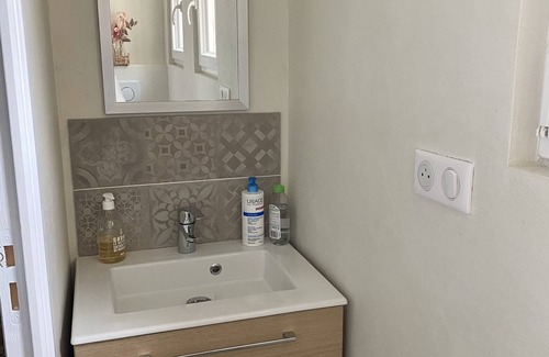 Biot Bed & Breakfast | Chambre et Salle Deau WC Privés Entrée Indépendante