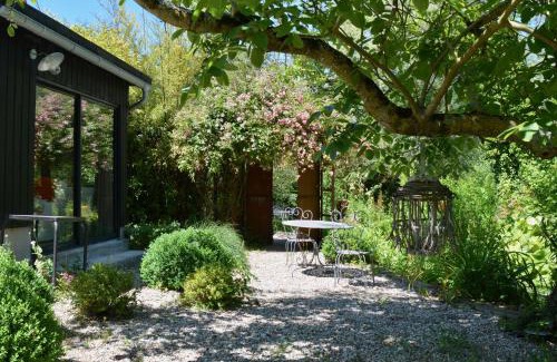 La Madelaine-sous-Montreuil House | Chambres d'hôtes, Gîtes La Petite Madeleine