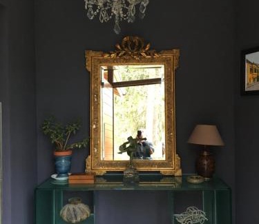 Saint-Bonnet-de-Rochefort House | Chambre sur une ile