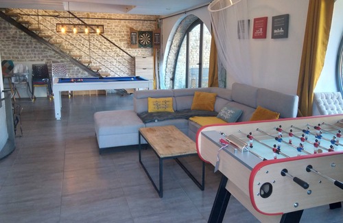 Saint-Coutant-le-Grand Bed & Breakfast | Chambre Dans une Magnifique Villa de Charme Avec sa Piscine Privée et Jacuzzi