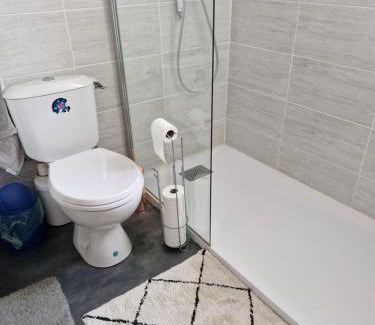 Saint-Pantaleon-de-Larche Bed & Breakfast | Chambre d hotes dans maison au calme et bien située pour visiter de nombreux sites